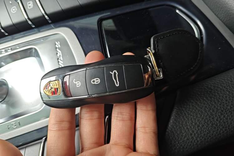 Used Porsche Panamera 2016 Panamera Edition 3.0T Vehicle Key