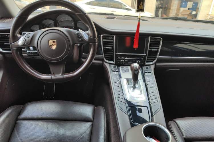 Used Porsche Panamera 2016 Panamera Edition 3.0T Center Console