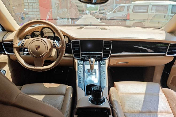 Used Porsche Panamera 2016 Panamera Edition 3.0T Center Console