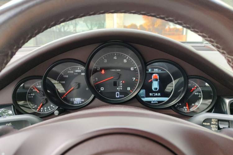 Used Porsche Panamera 2016 Panamera Executive Edition 3.0T Instrument Cluster