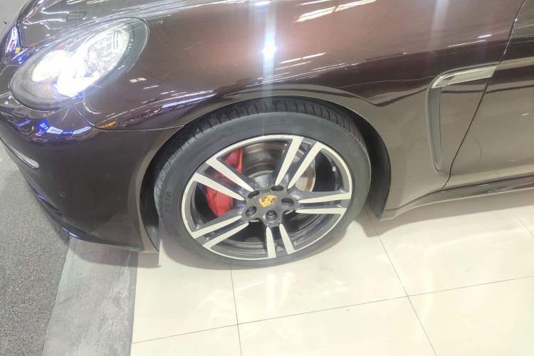 Used Porsche Panamera 2016 Panamera Edition 3.0T Left Front Wheel Hub