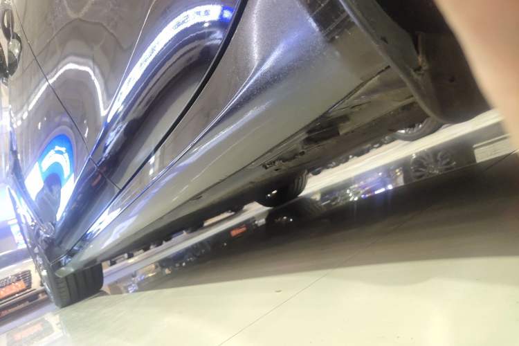 Used Porsche Panamera 2016 Panamera Edition 3.0T Left Side Sill