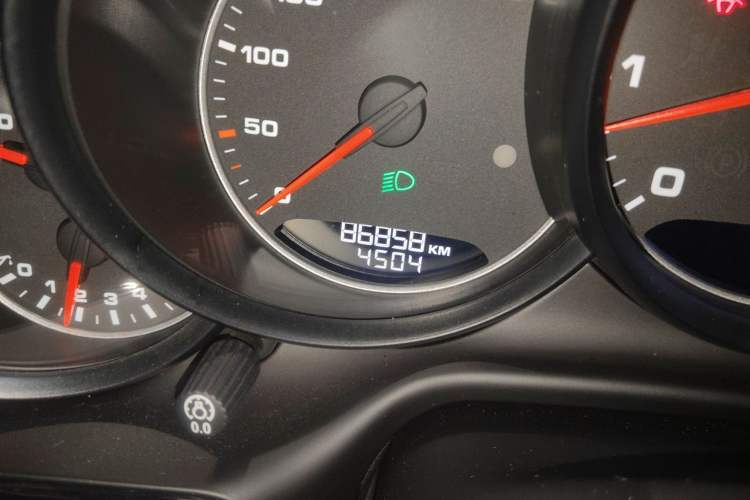 Used Porsche Panamera 2016 Panamera Edition 3.0T Odometer Close Up