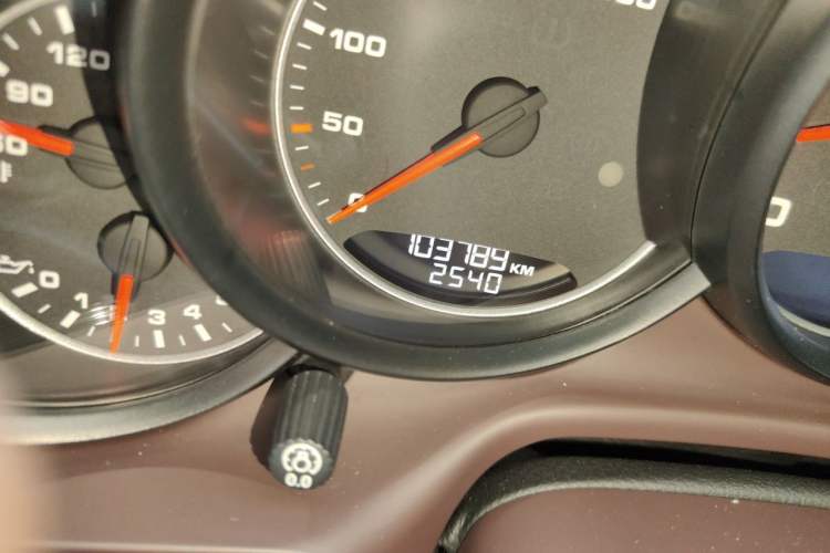 Used Porsche Panamera 2016 Panamera Edition 3.0T Odometer Close Up