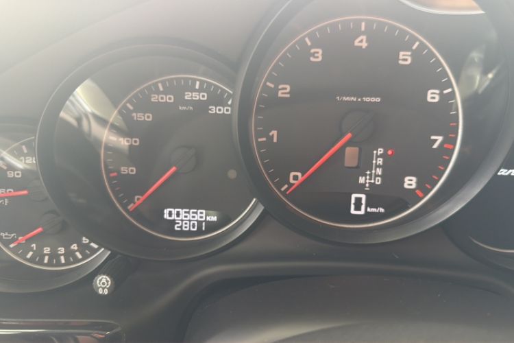 Used Porsche Panamera 2016 Panamera 4 Edition 3.0T Odometer Close Up