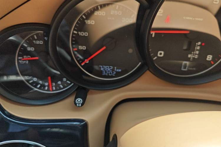 Used Porsche Panamera 2016 Panamera Edition 3.0T Odometer Close Up