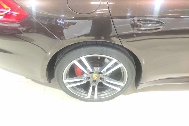 Used Porsche Panamera 2016 Panamera Edition 3.0T Right Rear Wheel Hub
