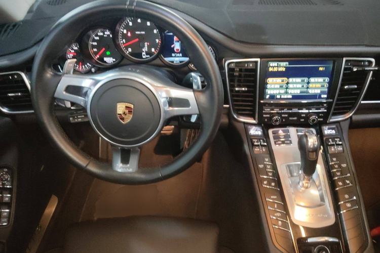 Used Porsche Panamera 2016 Panamera Edition 3.0T Steering Wheel