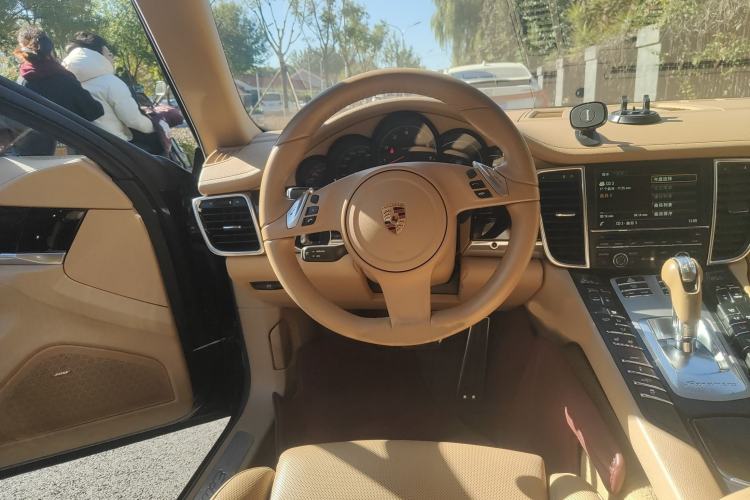 Used Porsche Panamera 2016 Panamera 4 Edition 3.0T Steering Wheel