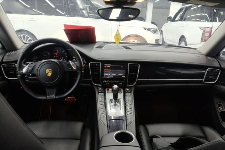 Used Porsche Panamera 2016 Panamera Edition 3.0T Center Console