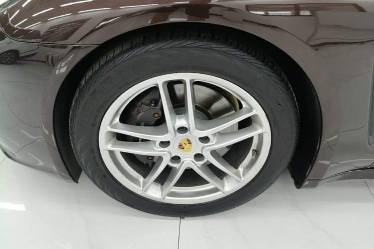 Used Porsche Panamera 2016 Panamera Edition 3.0T Left Front Wheel Hub