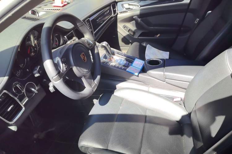 Used Porsche Panamera 2016 Panamera Executive Edition 3.0T Left Front Seat