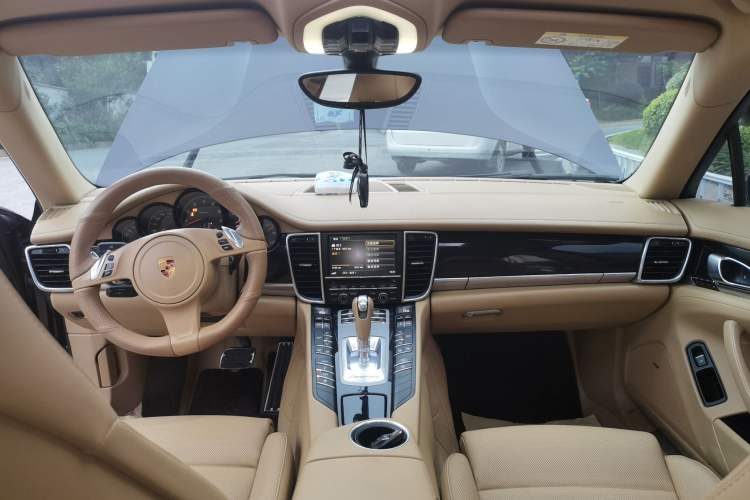 Used Porsche Panamera 2016 Panamera 4 Edition 3.0T Center Console