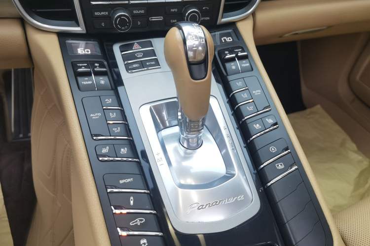 Used Porsche Panamera 2016 Panamera 4 Edition 3.0T Gear Lever