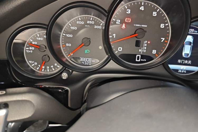 Used Porsche Panamera 2016 Panamera Executive Edition 3.0T Odometer Close Up