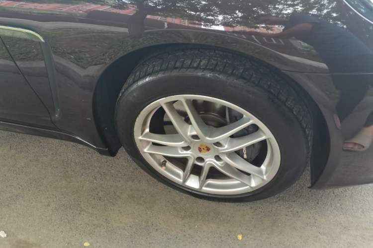 Used Porsche Panamera 2016 Panamera Edition 3.0T Right Front Wheel Hub