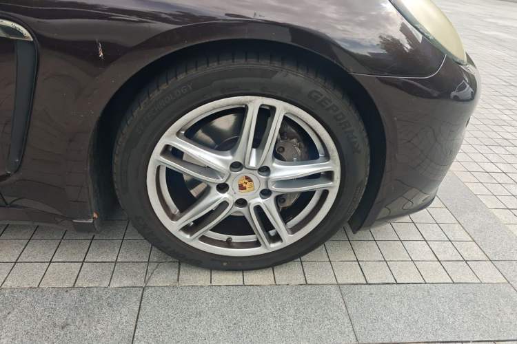 Used Porsche Panamera 2016 Panamera Edition 3.0T Right Front Wheel Hub