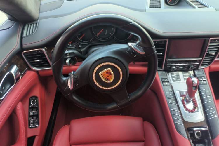 Used Porsche Panamera 2016 Panamera Edition 3.0T Steering Wheel