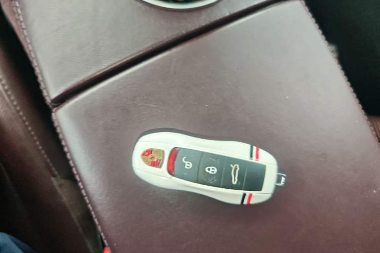 Used Porsche Panamera 2016 Panamera Edition 3.0T Vehicle Key