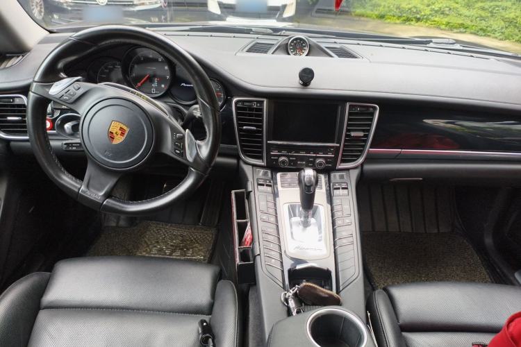 Used Porsche Panamera 2016 Panamera Executive Edition 3.0T Center Console