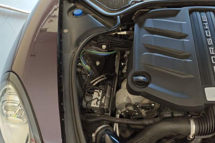 Used Porsche Panamera 2016 Panamera Edition 3.0T Engine Bay Right