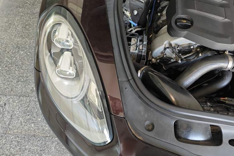 Used Porsche Panamera 2016 Panamera 4 Edition 3.0T Engine Bay Right
