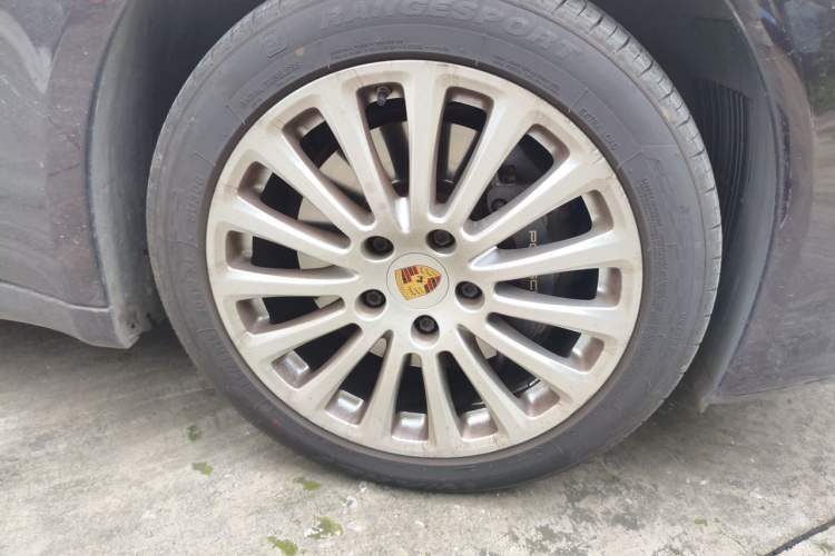 Used Porsche Panamera 2016 Panamera Executive Edition 3.0T Right Front Wheel Hub