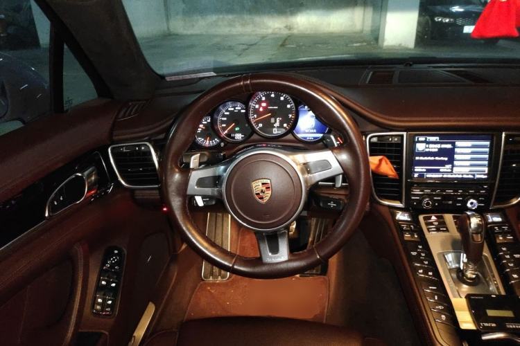 Used Porsche Panamera 2016 Panamera Edition 3.0T Steering Wheel