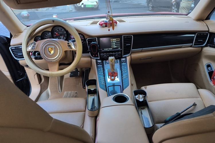 Used Porsche Panamera 2016 Panamera 4 Executive Edition 3.0T Center Console
