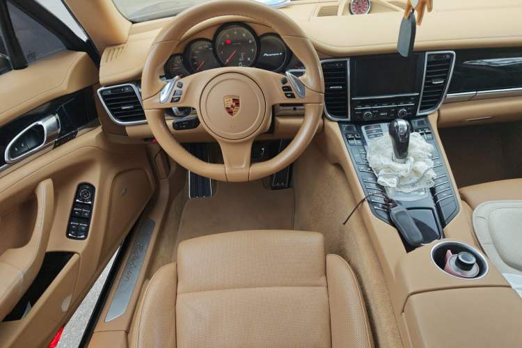 Used Porsche Panamera 2016 Panamera 4 Executive Edition 3.0T Steering Wheel
