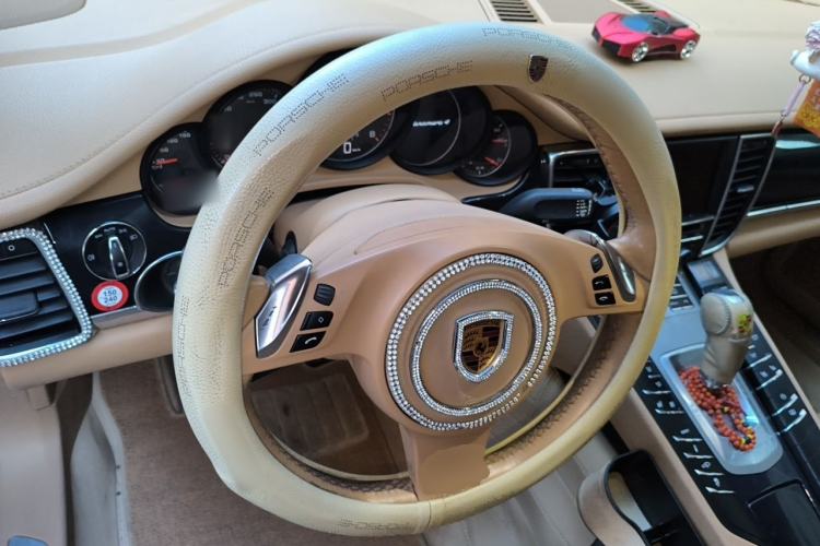 Used Porsche Panamera 2016 Panamera 4 Executive Edition 3.0T Steering Wheel