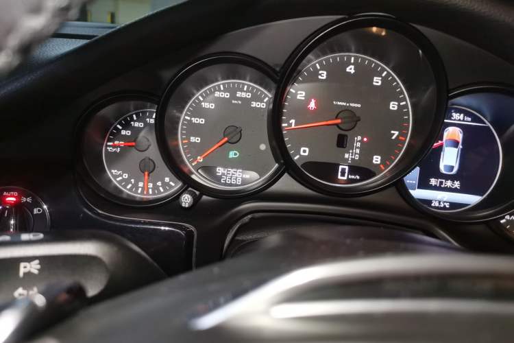 Used Porsche Panamera 2016 Panamera 4 Edition 3.0T Odometer Close Up