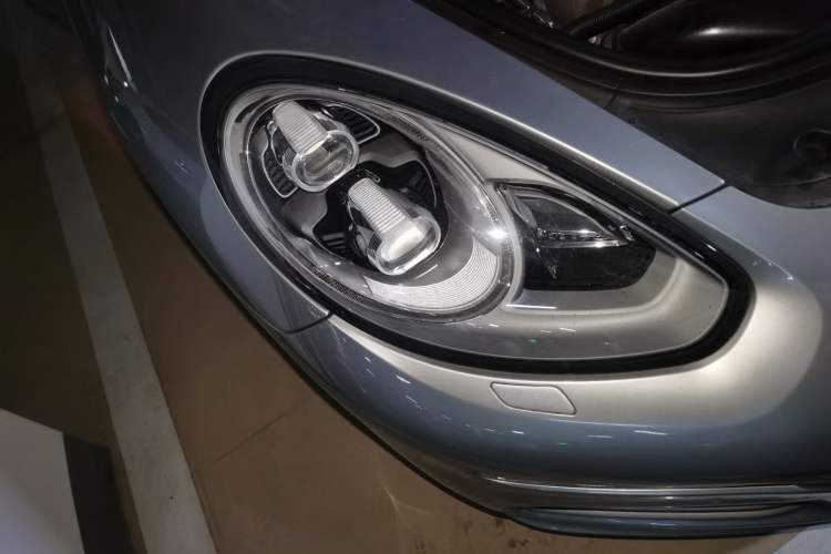 Used Porsche Panamera 2016 Panamera 4 Edition 3.0T Right Front Headlight