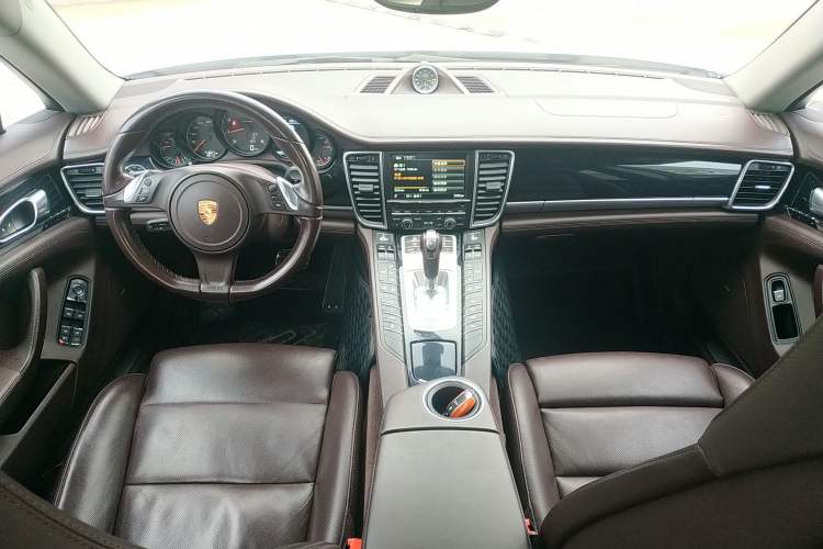 Used Porsche Panamera 2016 Panamera 4 Edition 3.0T Center Console