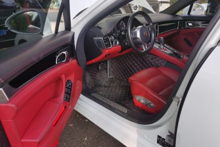 Used Porsche Panamera  Driver Seat