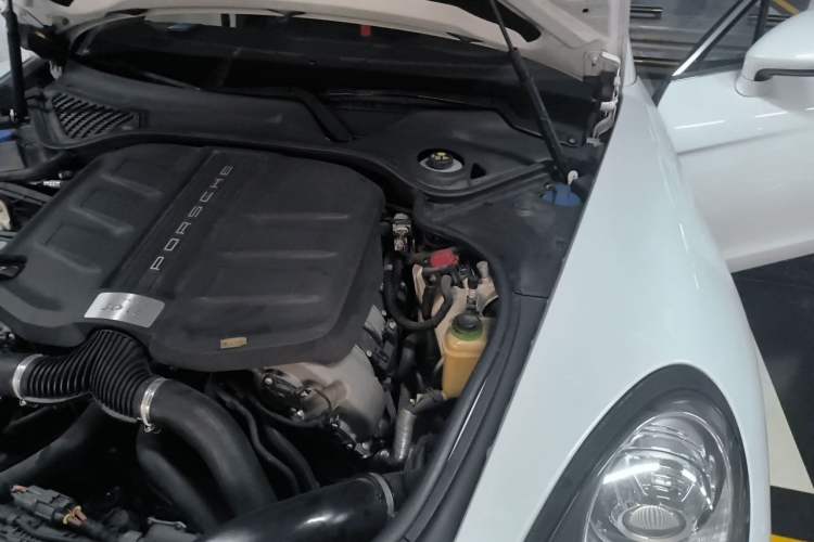 Used Porsche Panamera 2016 Panamera Executive Edition 3.0T Engine Bay Left