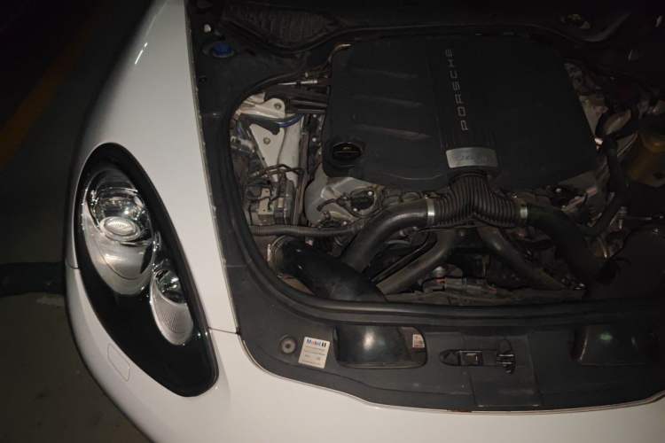 Used Porsche Panamera 2016 Panamera Edition 3.0T Engine Bay Right