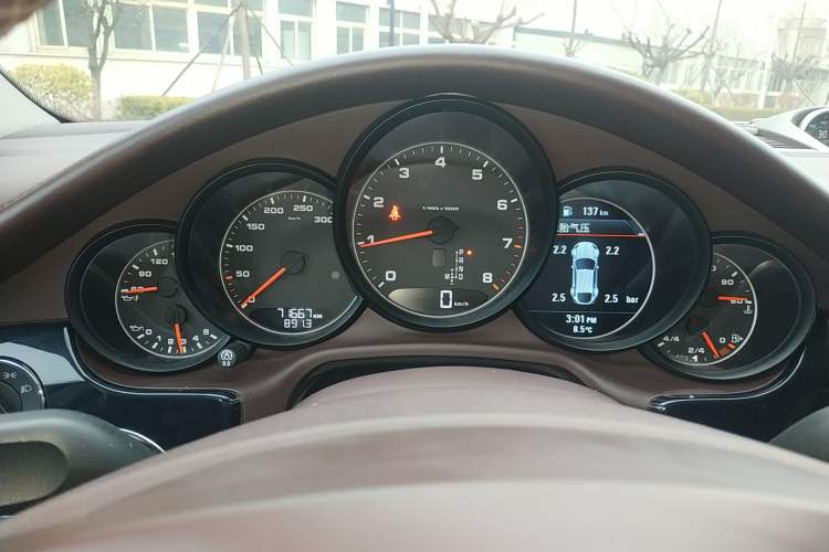 Used Porsche Panamera 2016 Panamera 4 Edition 3.0T Instrument Cluster
