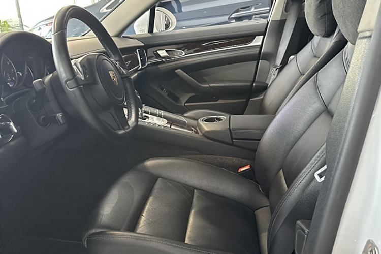 Used Porsche Panamera 2016 Panamera Executive Edition 3.0T Interior 1