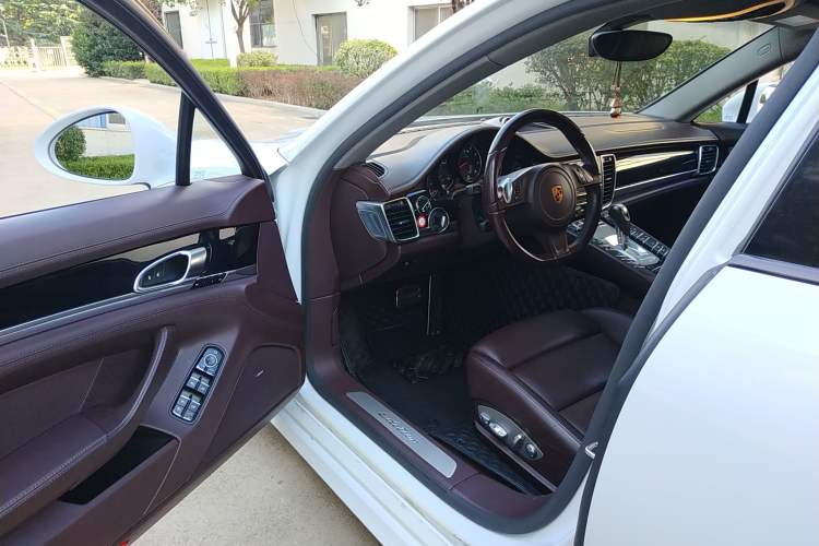 Used Porsche Panamera 2016 Panamera 4 Edition 3.0T Interior 3