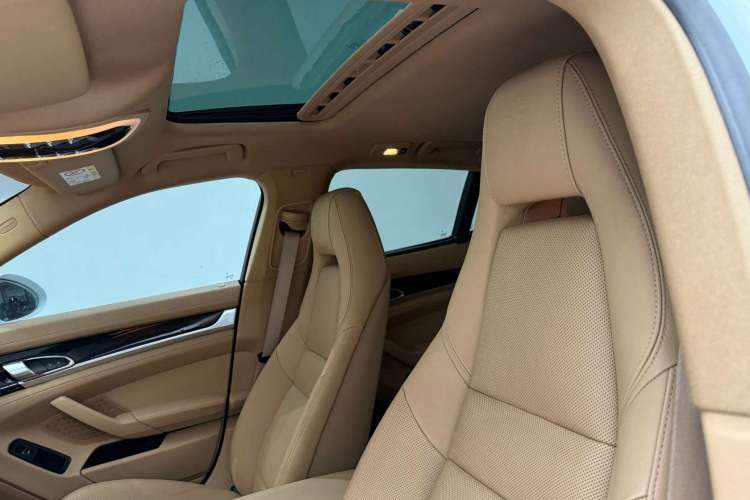 Used Porsche Panamera 2016 Panamera Edition 3.0T Interior 9