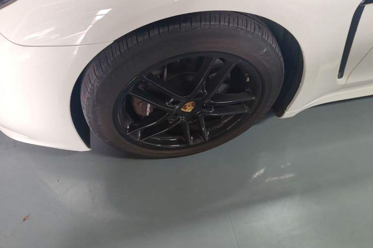 Used Porsche Panamera 2016 Panamera Edition 3.0T Left Front Wheel Hub