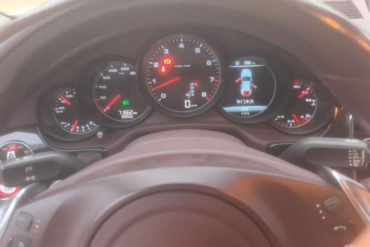 Used Porsche Panamera 2016 Panamera 4 Edition 3.0T Odometer Close Up