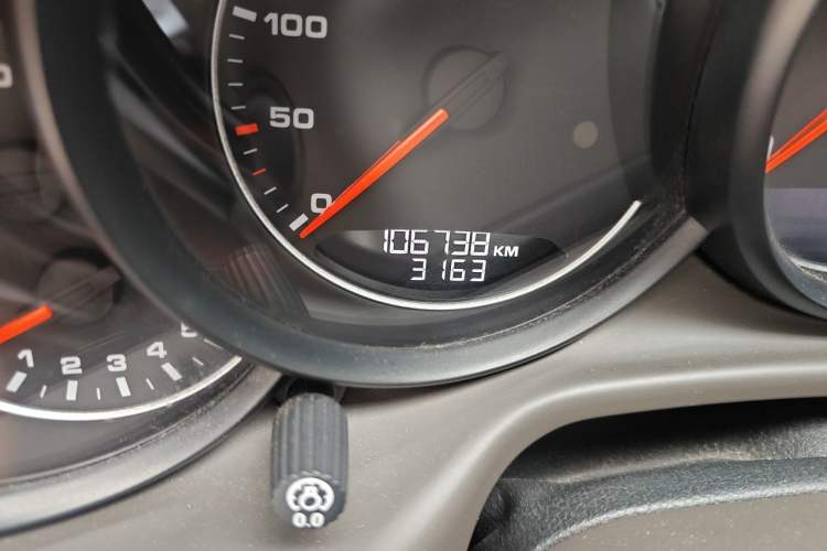 Used Porsche Panamera 2016 Panamera Edition 3.0T Odometer Close Up