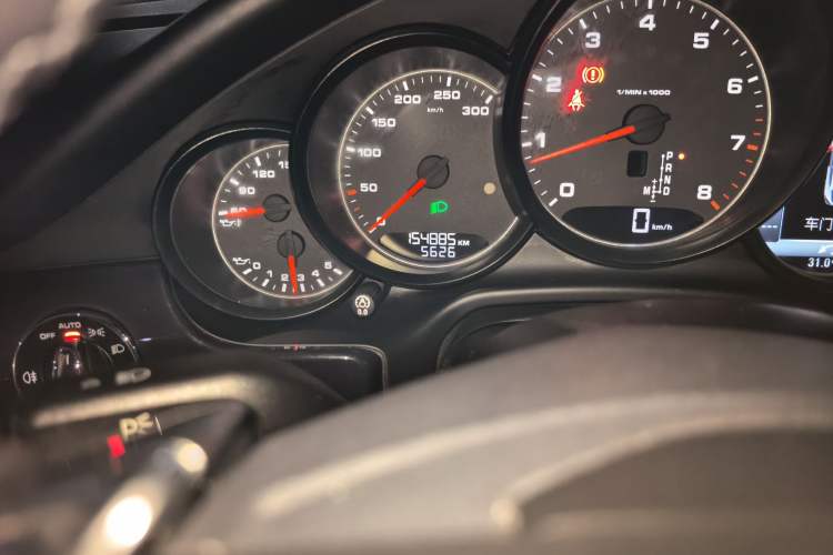 Used Porsche Panamera 2016 Panamera Edition 3.0T Odometer Close Up