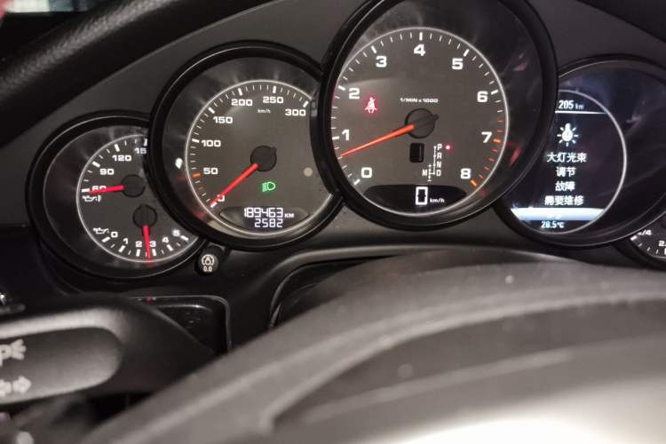 Used Porsche Panamera 2016 Panamera 4 Edition 3.0T Odometer Close Up