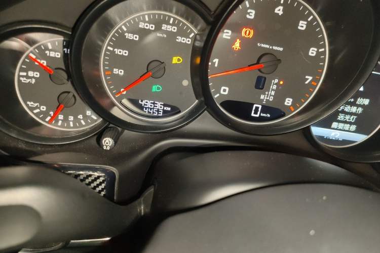 Used Porsche Panamera 2016 Panamera Edition 3.0T Odometer Close Up