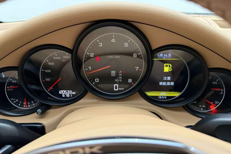 Used Porsche Panamera 2016 Panamera Edition 3.0T Odometer Close Up