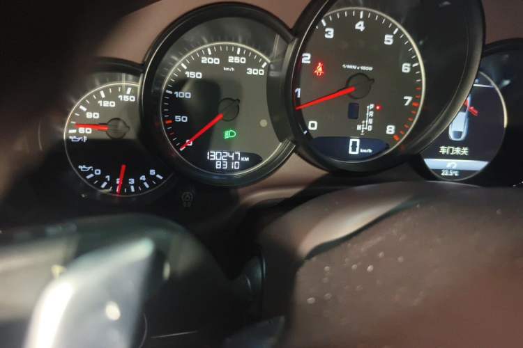 Used Porsche Panamera 2016 Panamera Executive Edition 3.0T Odometer Close Up