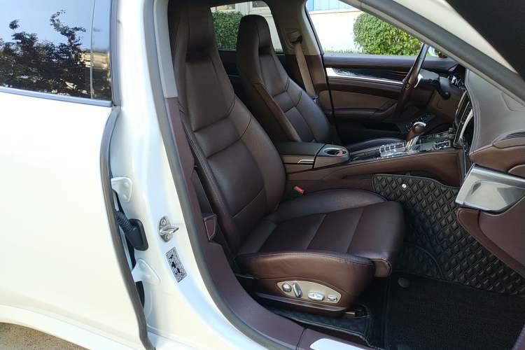 Used Porsche Panamera 2016 Panamera 4 Edition 3.0T Right Front Seat